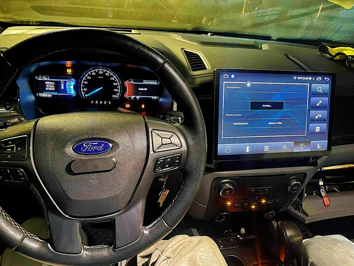 Ford Everest dashboard with an Audiograph Android head unit installation