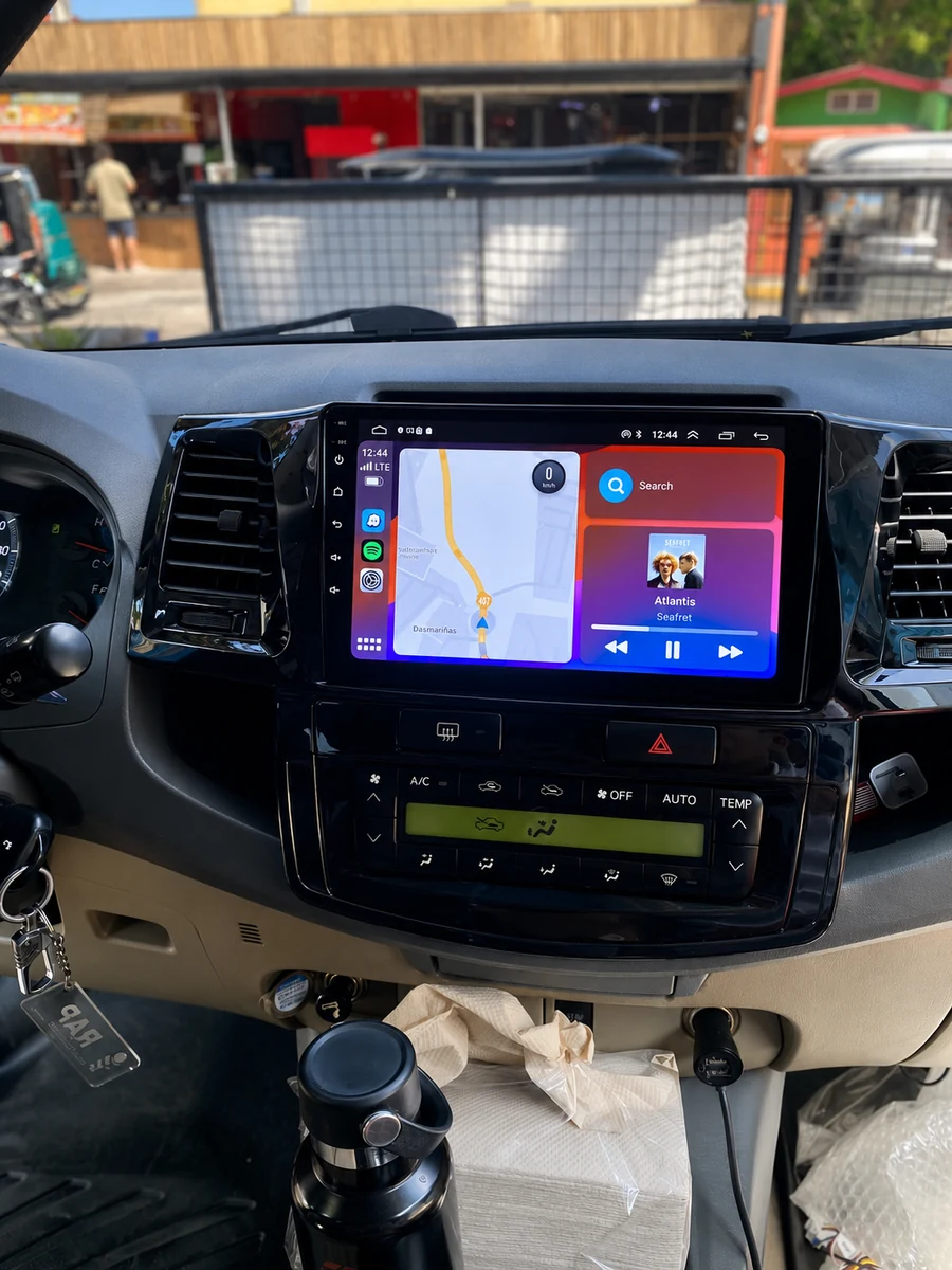 Toyota Fortuner 2004–2015 verified Audiograph installation photo 3